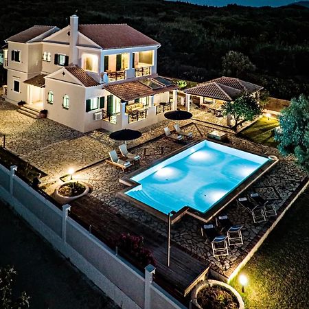 Skidi Beach House Ágios Matthaíos Exterior foto